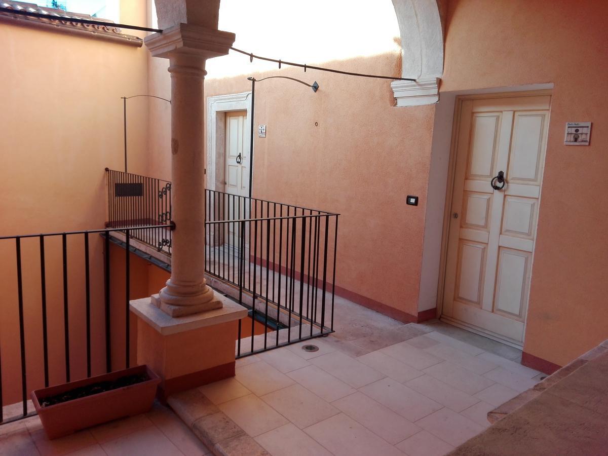B&B Palazzo Cappa LʼAquila Exterior foto