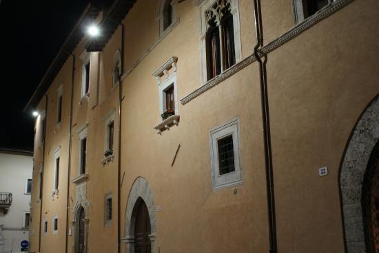 B&B Palazzo Cappa LʼAquila Exterior foto